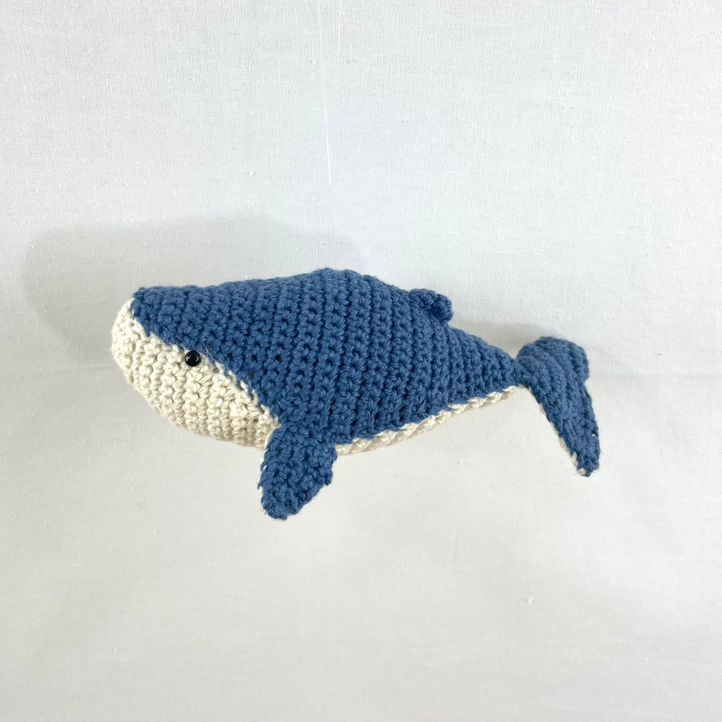 amigurumi whale